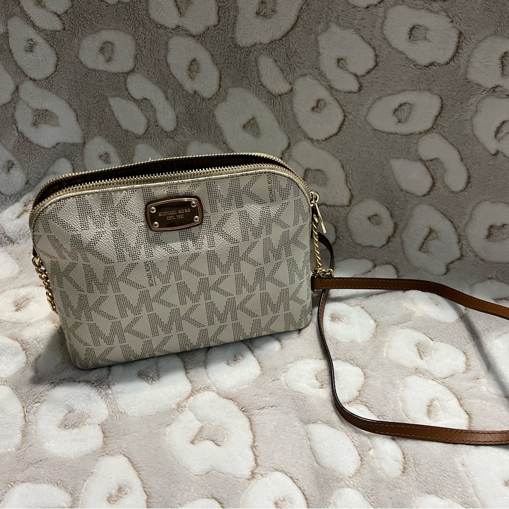 Michael Kors Cindy Dome Crossbody Bag